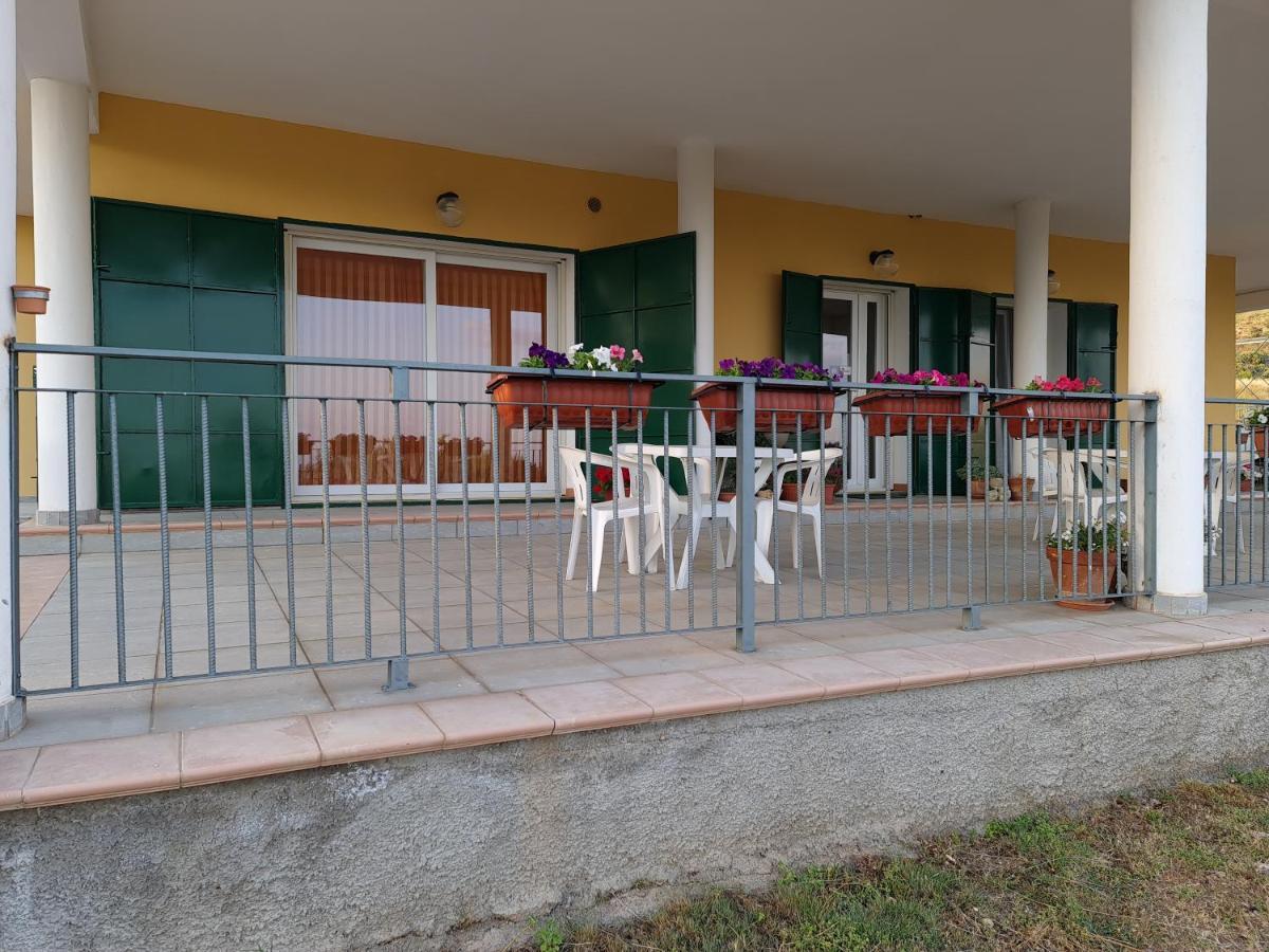 B&B La Petrosa Frascineto Bagian luar foto