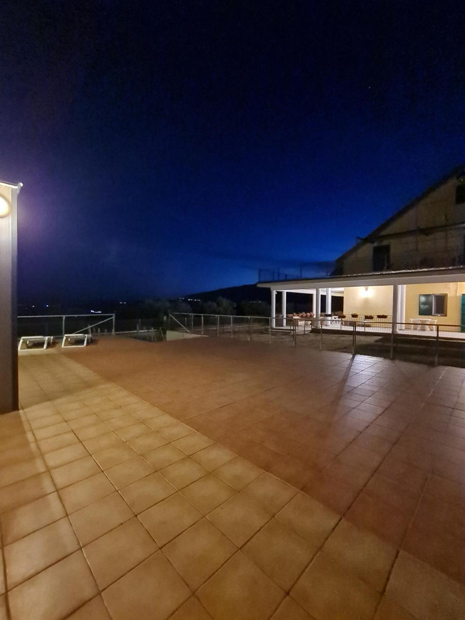 B&B La Petrosa Frascineto Bagian luar foto